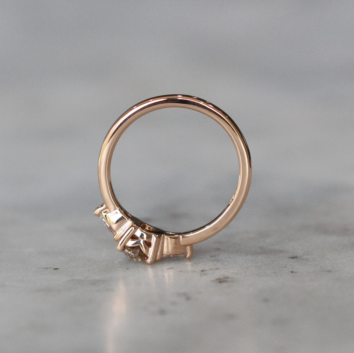 OVAL ARGYLE / TRILOGY RING II