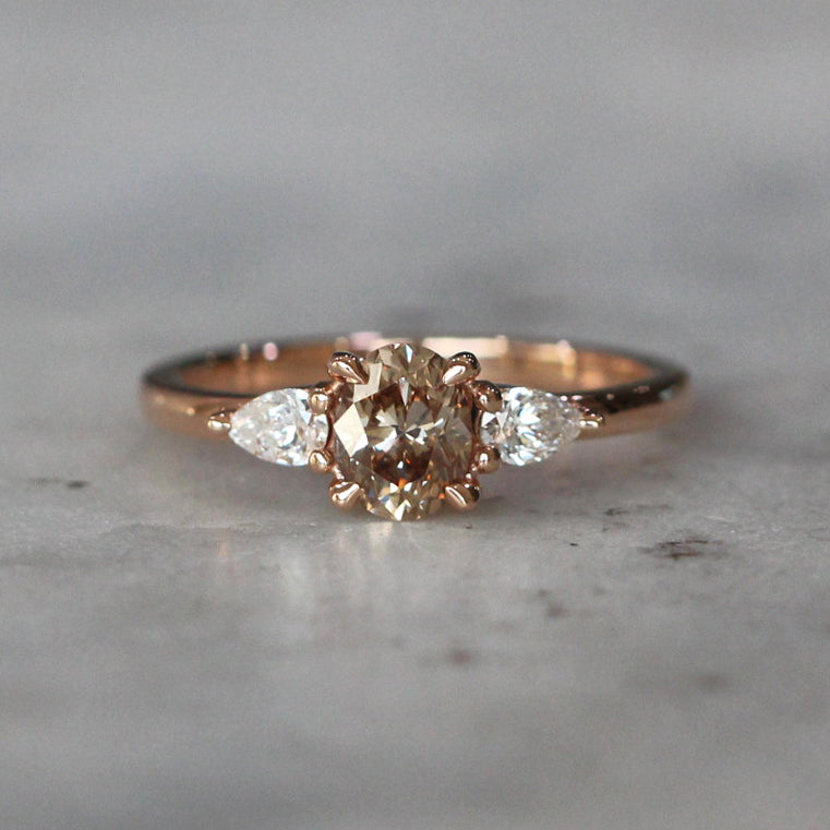 OVAL ARGYLE / TRILOGY RING II