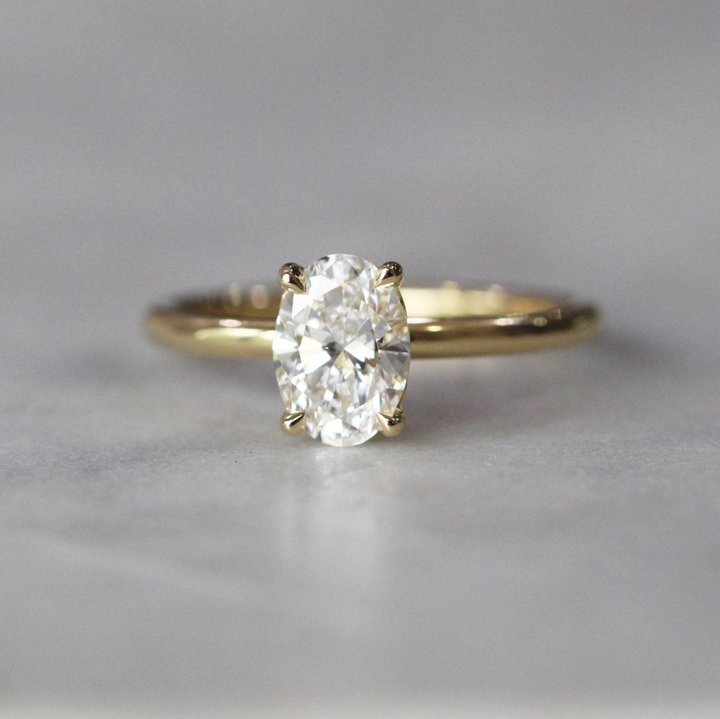 OVAL LAB DIAMOND / SOLITAIRE