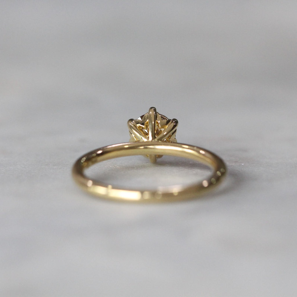 ROUND ARGYLE / SOLITAIRE RING III