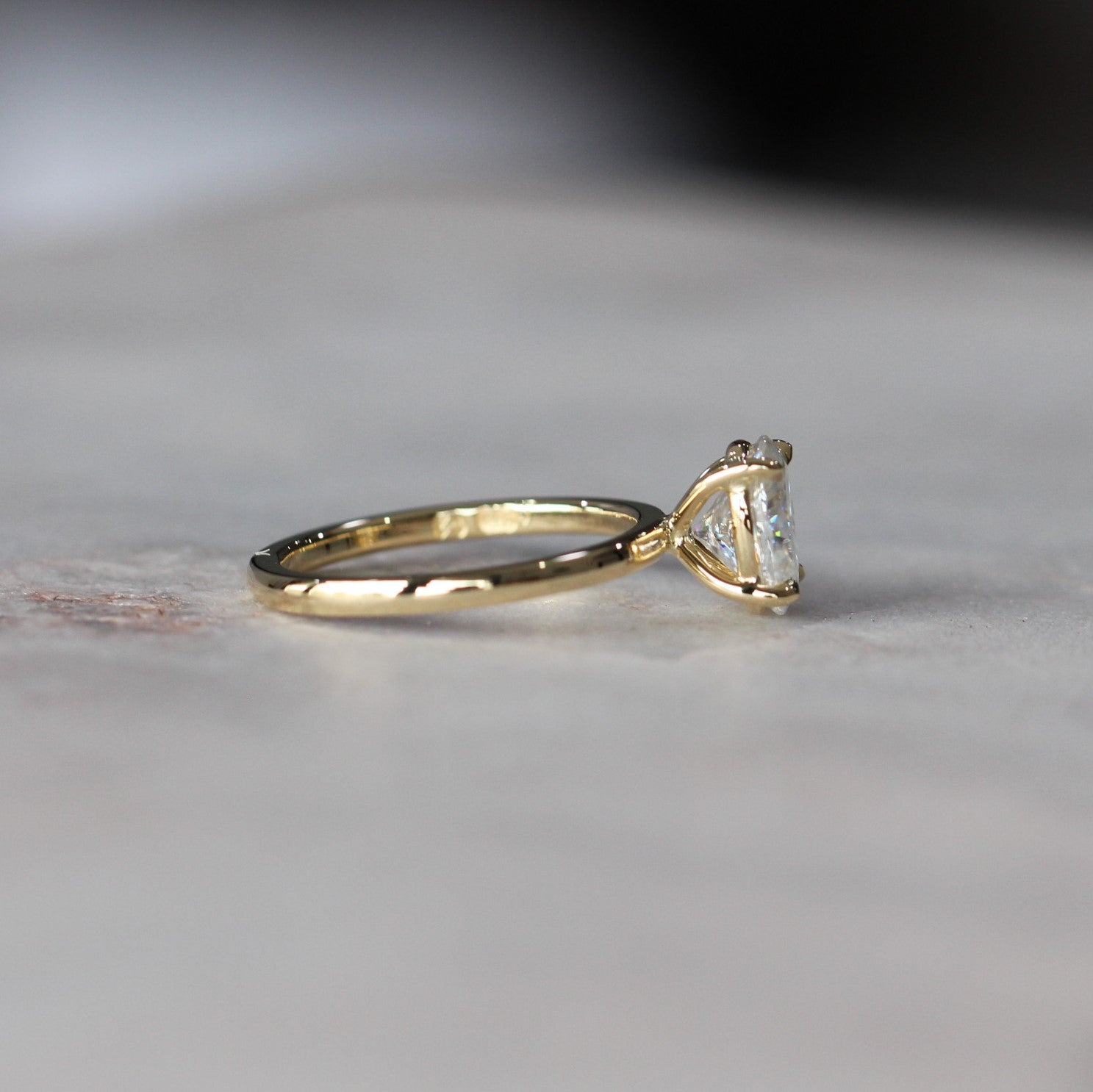 EVIE MOISSANITE / SOLITAIRE RING