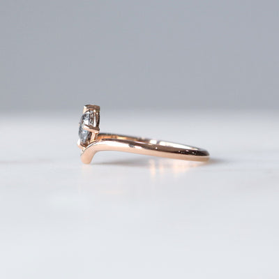 ROUND / SALT & PEPPER DIAMOND RING