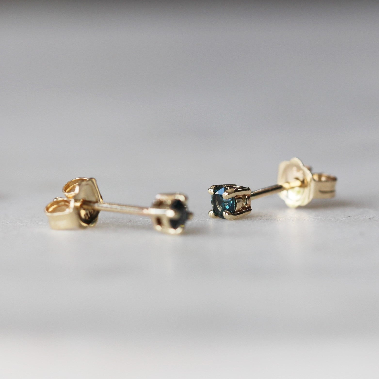 PARTI SAPPHIRE | STUD EARRINGS