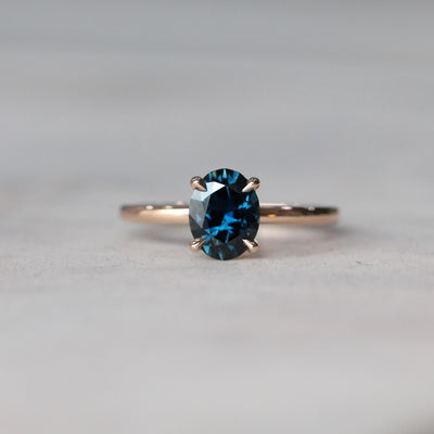 OVAL / AUSTRALIAN BLUE SAPPHIRE RING