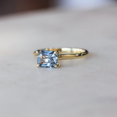 EAST WEST / GREY SPINEL RING