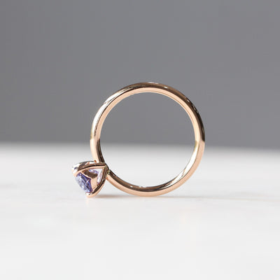 OVAL / CEYLON SOLITAIRE RING