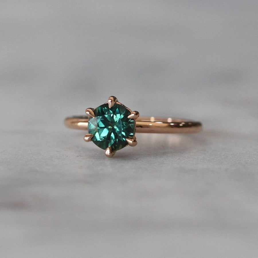 ROUND / SAPPHIRE SOLITAIRE RING ii