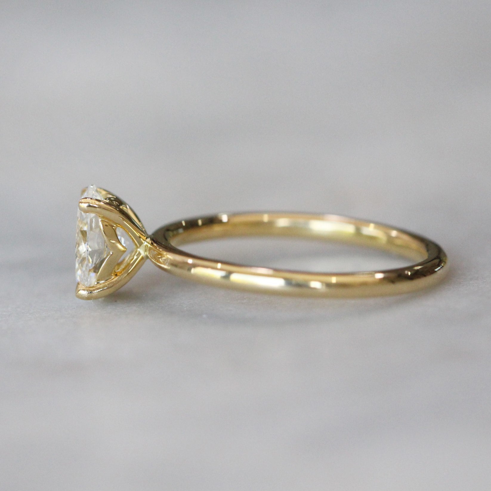 OVAL LAB DIAMOND / SOLITAIRE II