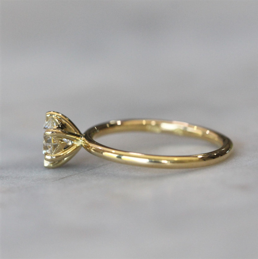 LAB CREATED / ROUND DIAMOND RING 0.89ct