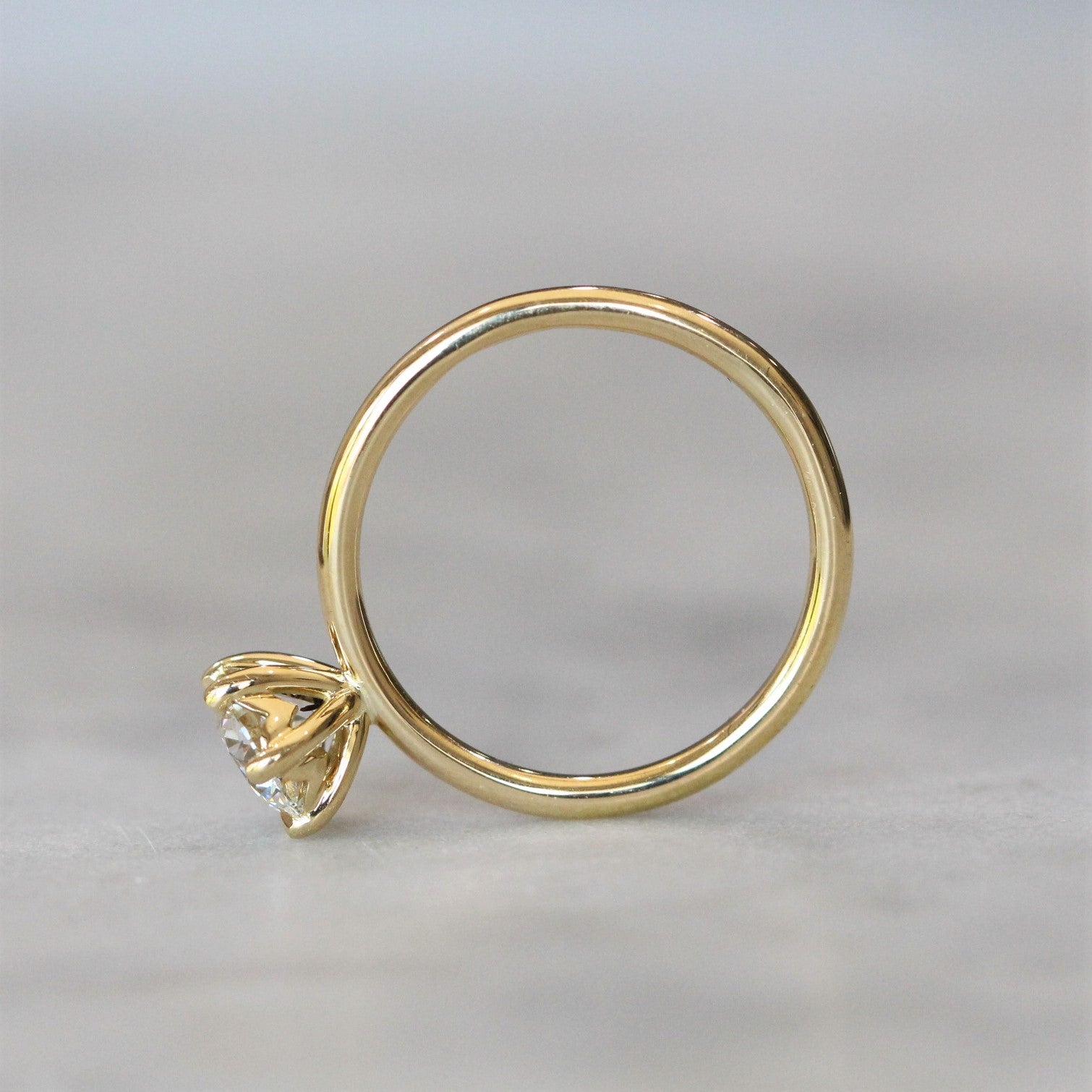 LAB CREATED / ROUND DIAMOND RING 0.89ct