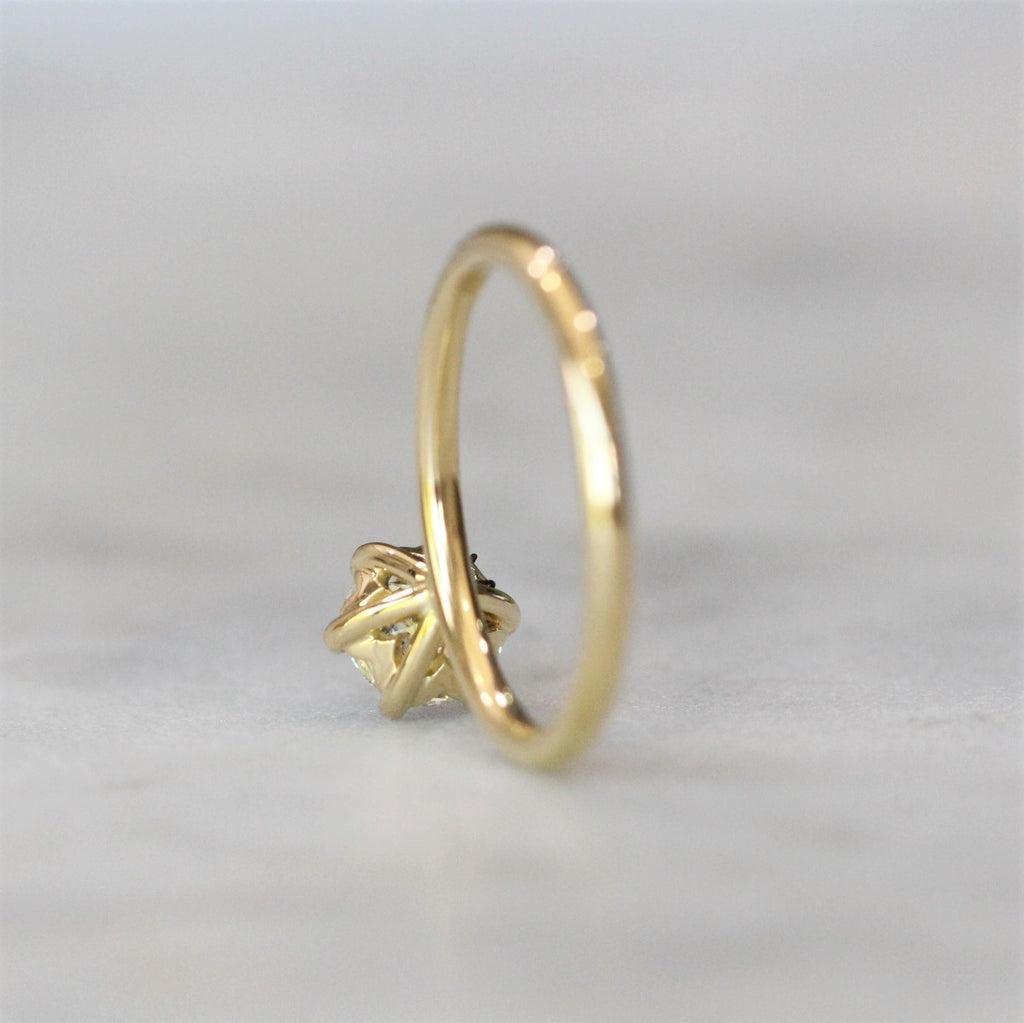 LAB CREATED / ROUND DIAMOND RING 0.89ct