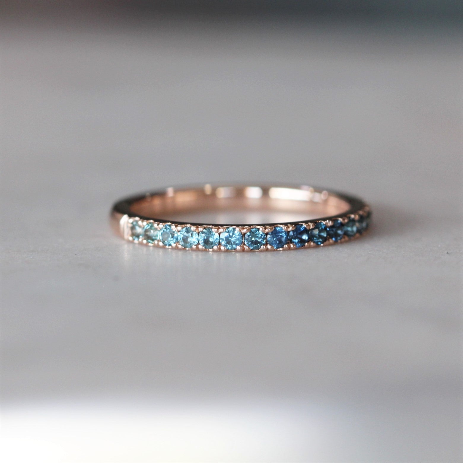 GRADIENT / SAPPHIRE RING