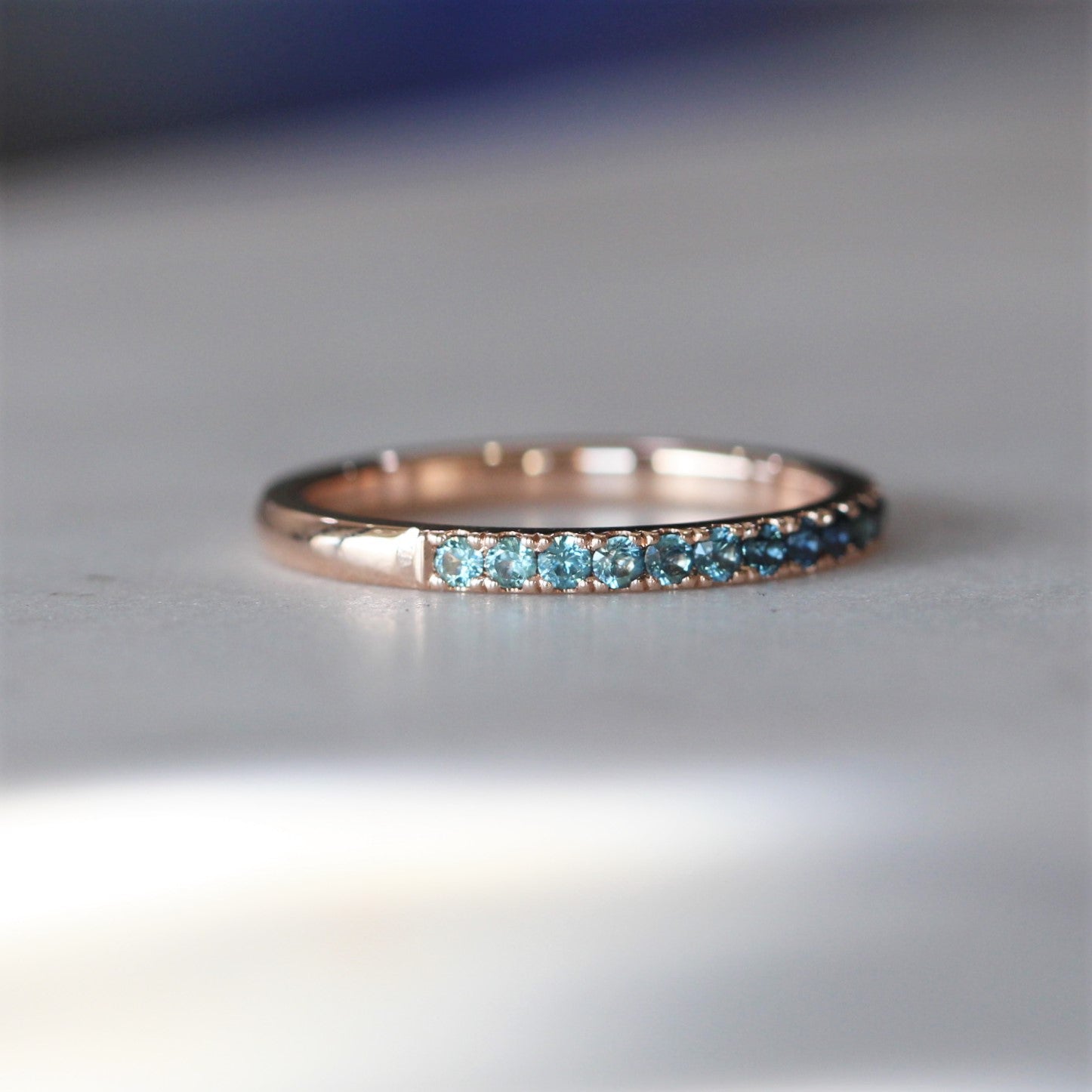 GRADIENT / SAPPHIRE RING