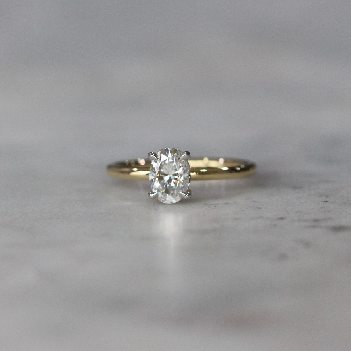 CLARA / MOISSANITE SOLITAIRE RING