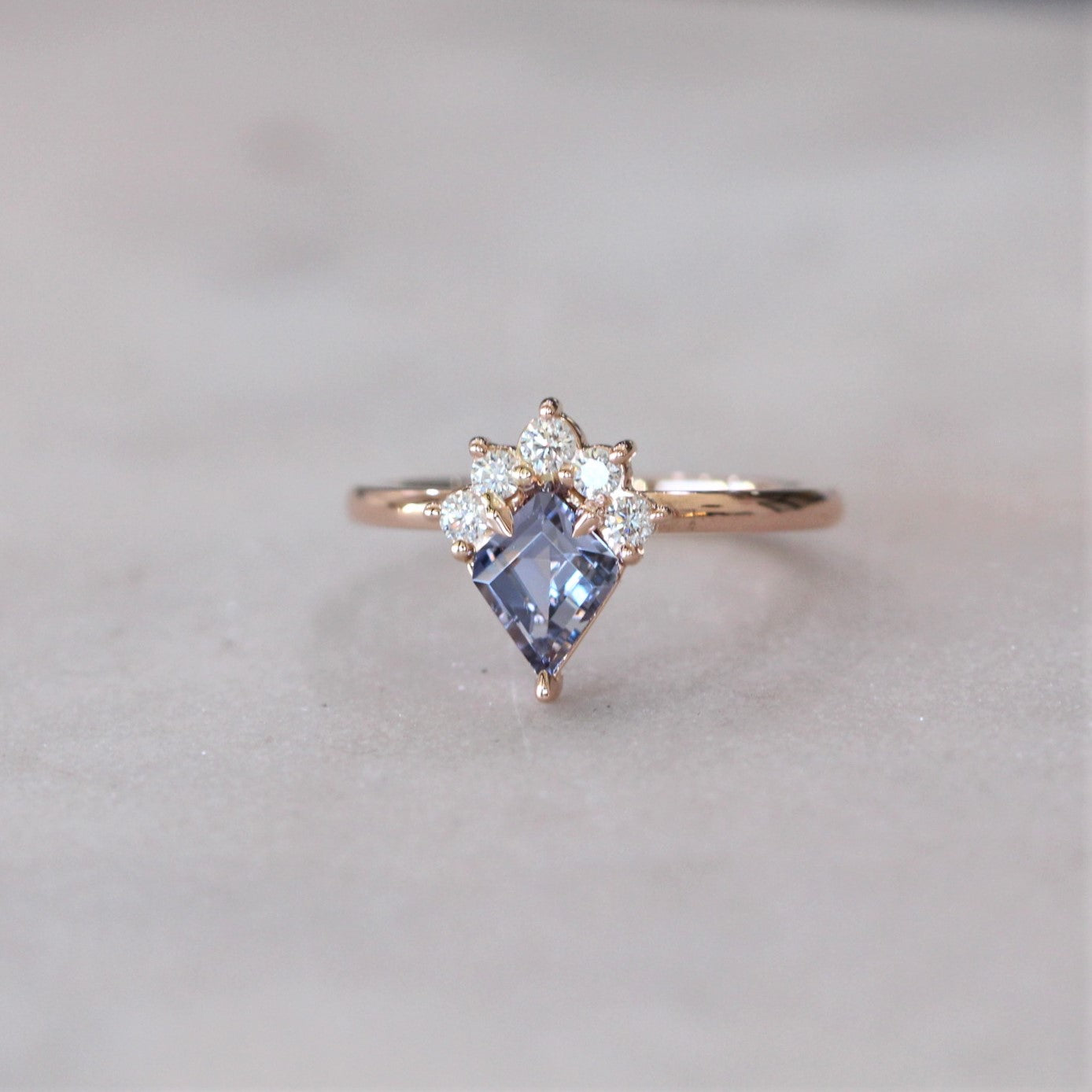KITE / HALF HALO SPINEL RING