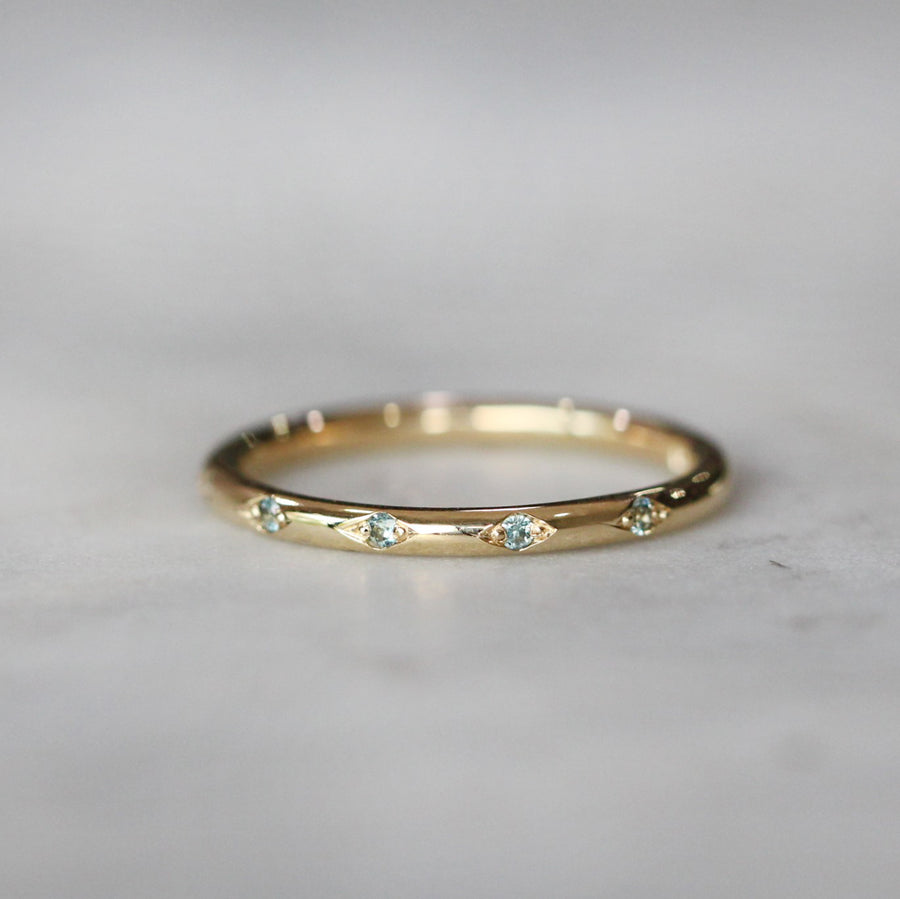 FLAT SAPPHIRE STARDUST / WEDDING BAND