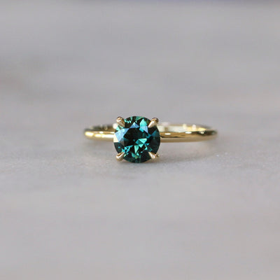 ROUND / TEAL AUSTRALIAN PARTI SAPPHIRE RING