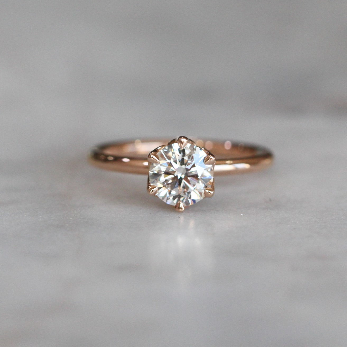 ROUND LAB DIAMOND \ LOTUS RING