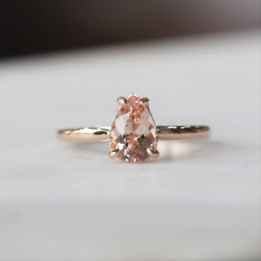 CINDY / PEAR MORGANITE RING