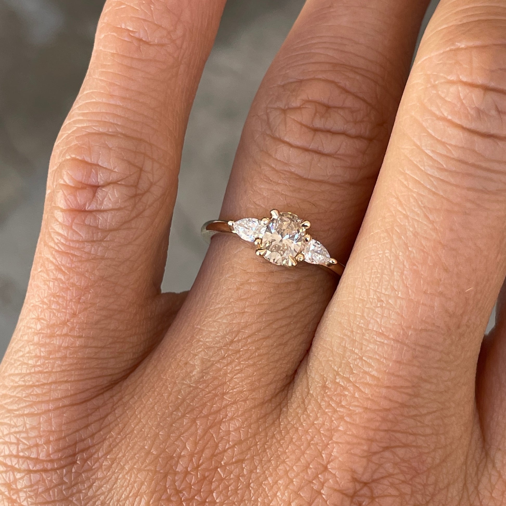 OVAL ARGYLE / TRILOGY RING III