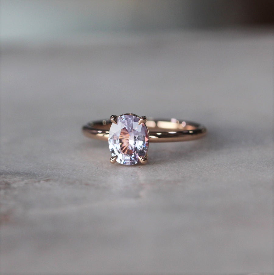 OVAL / SOFT PINK CEYLON SAPPHIRE RING