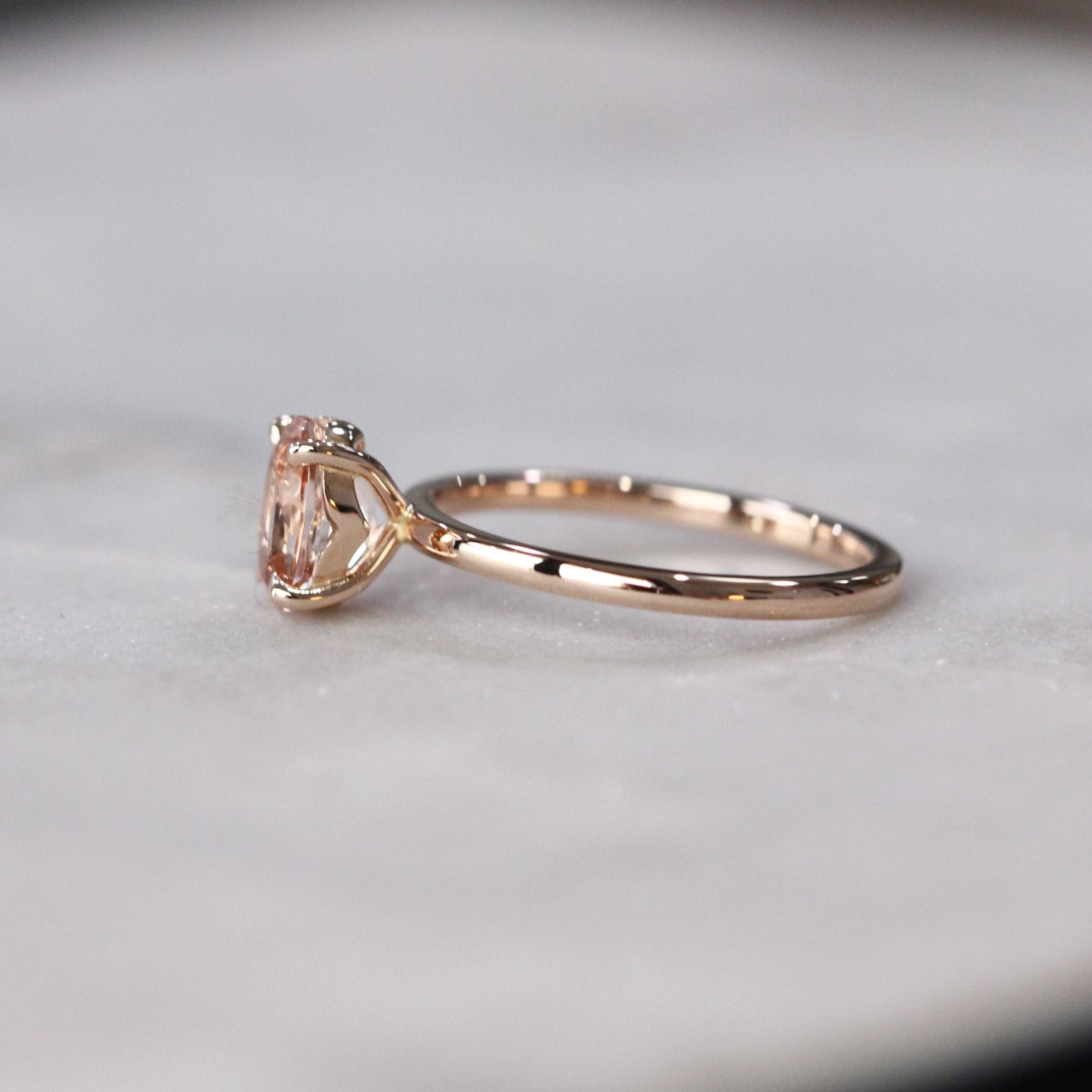 ALEX / OVAL MORGANITE RING