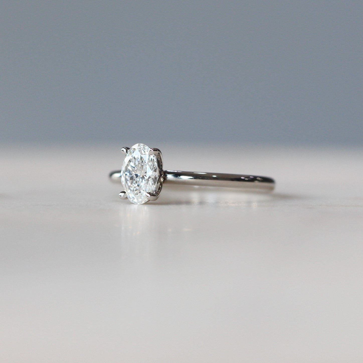 OVAL DIAMOND / SOLITAIRE RING
