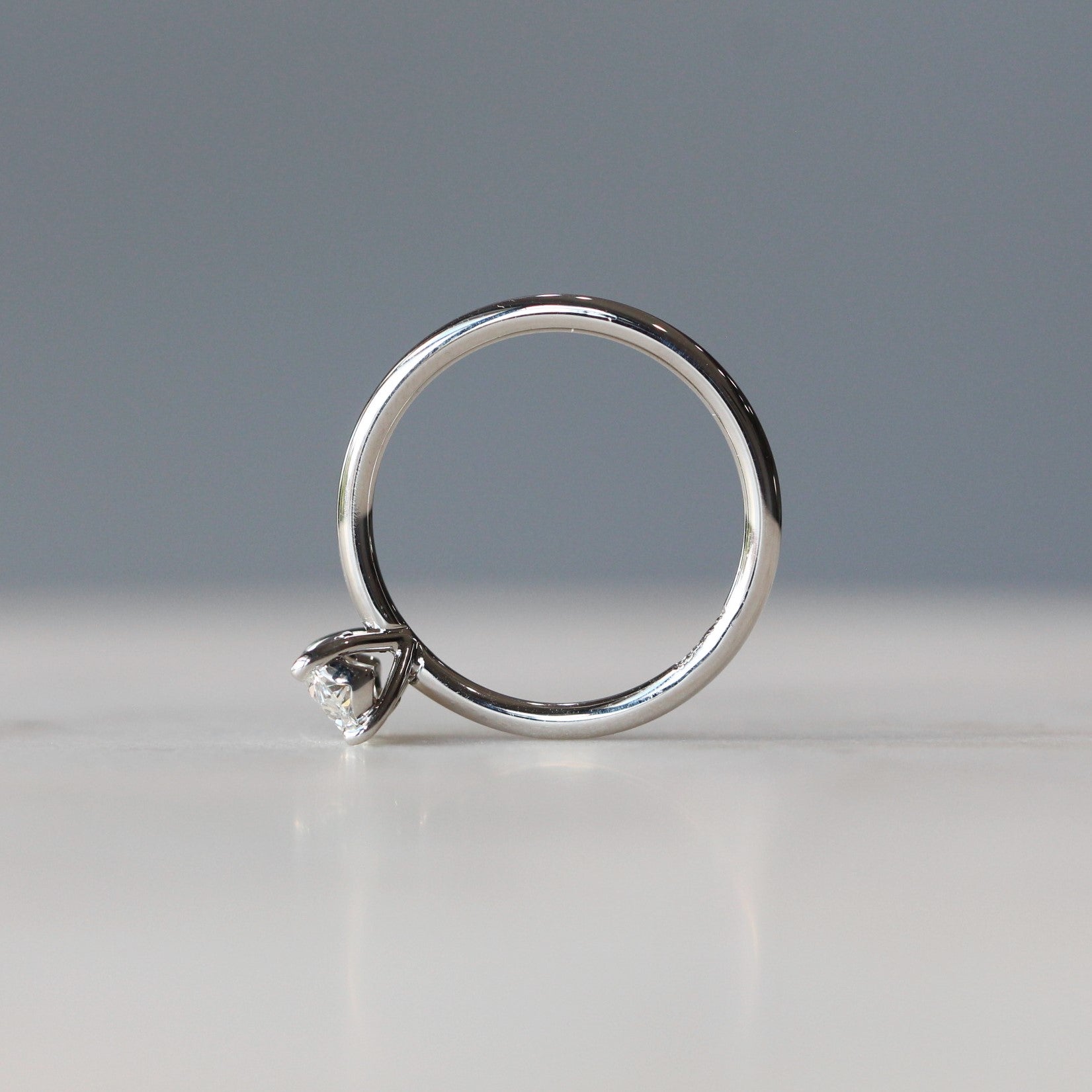 OVAL DIAMOND / SOLITAIRE RING