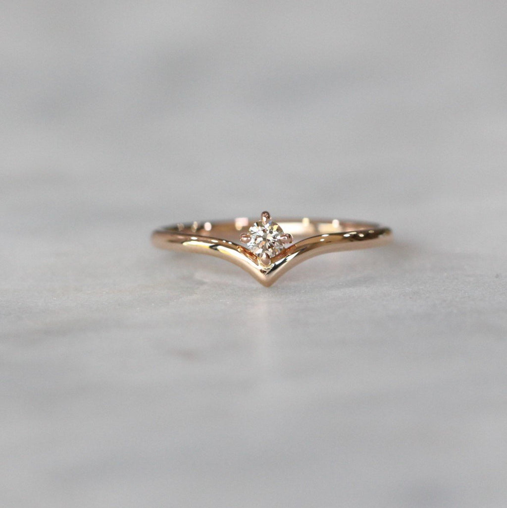 ROSE ARGYLE / CHEVRON RING