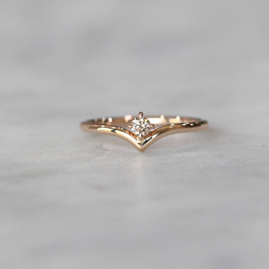 ROSE ARGYLE / CHEVRON RING