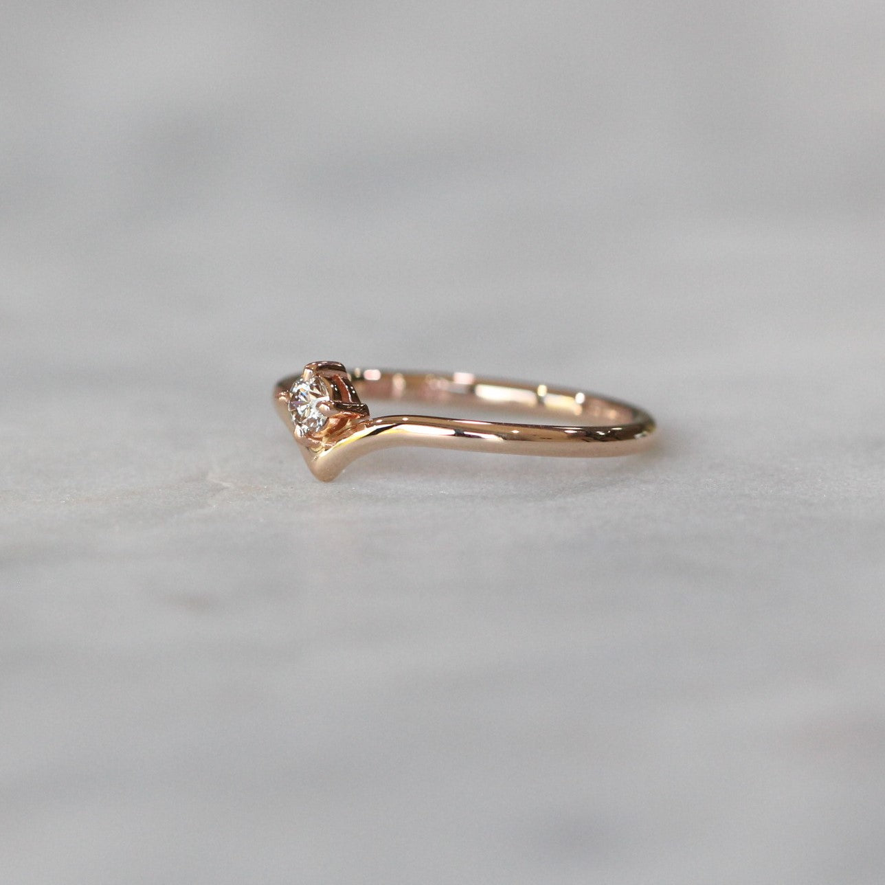 CHAMPAGNE DIAMOND / CHEVRON RING