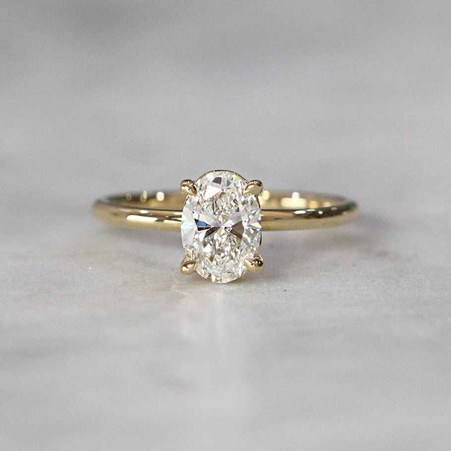 OVAL LAB CREATED DIAMOND / SOLITAIRE RING III