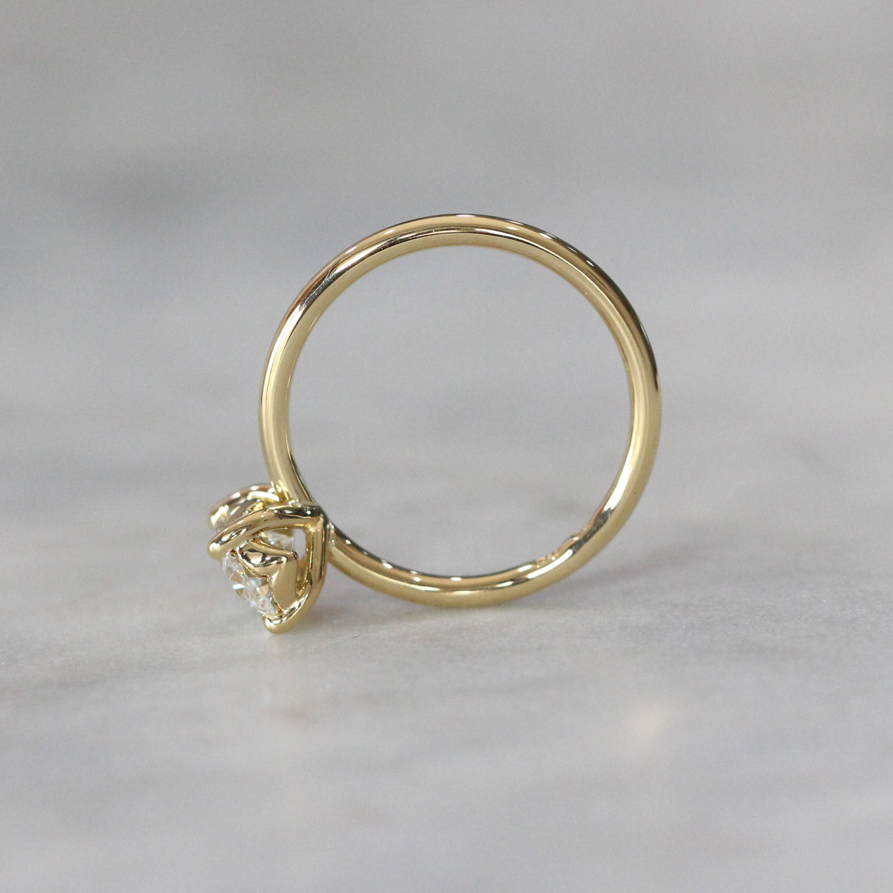 OVAL LAB CREATED DIAMOND / SOLITAIRE RING III