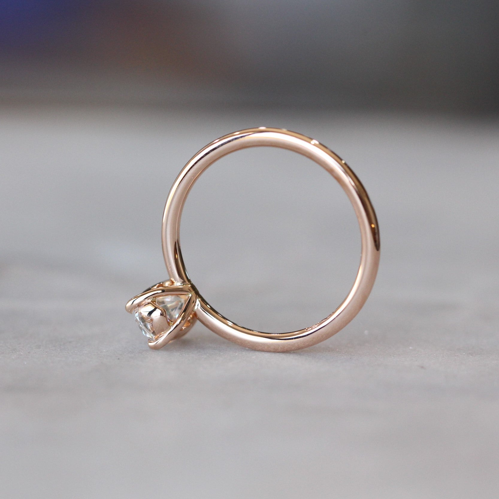 CLARA / MOISSANITE SOLITAIRE RING