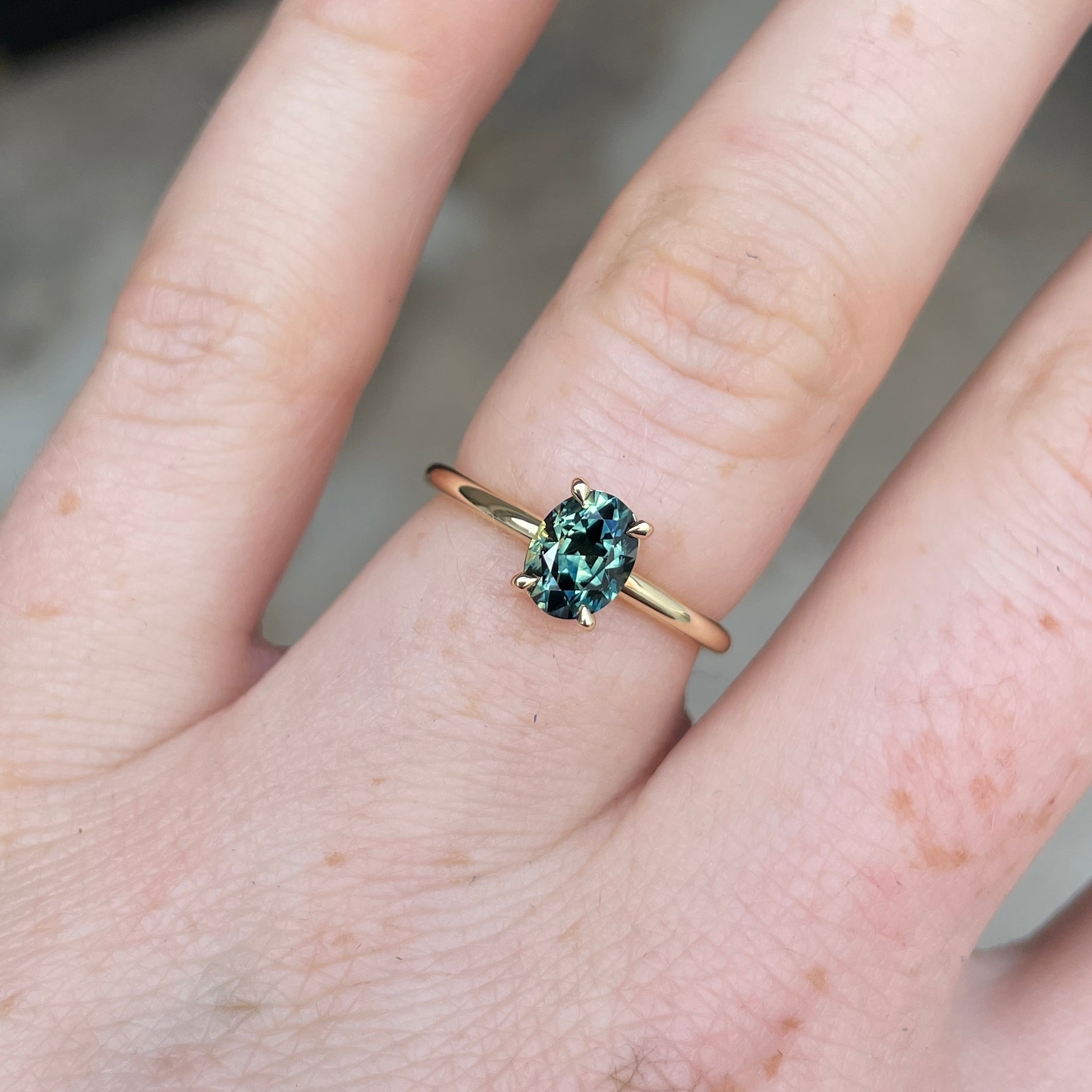 OVAL PARTI SAPPHIRE SOLITAIRE RING Meg Maskell Fine Jewellery