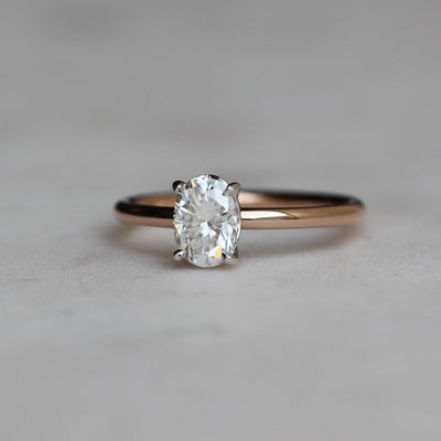 CLARA / MOISSANITE SOLITAIRE RING