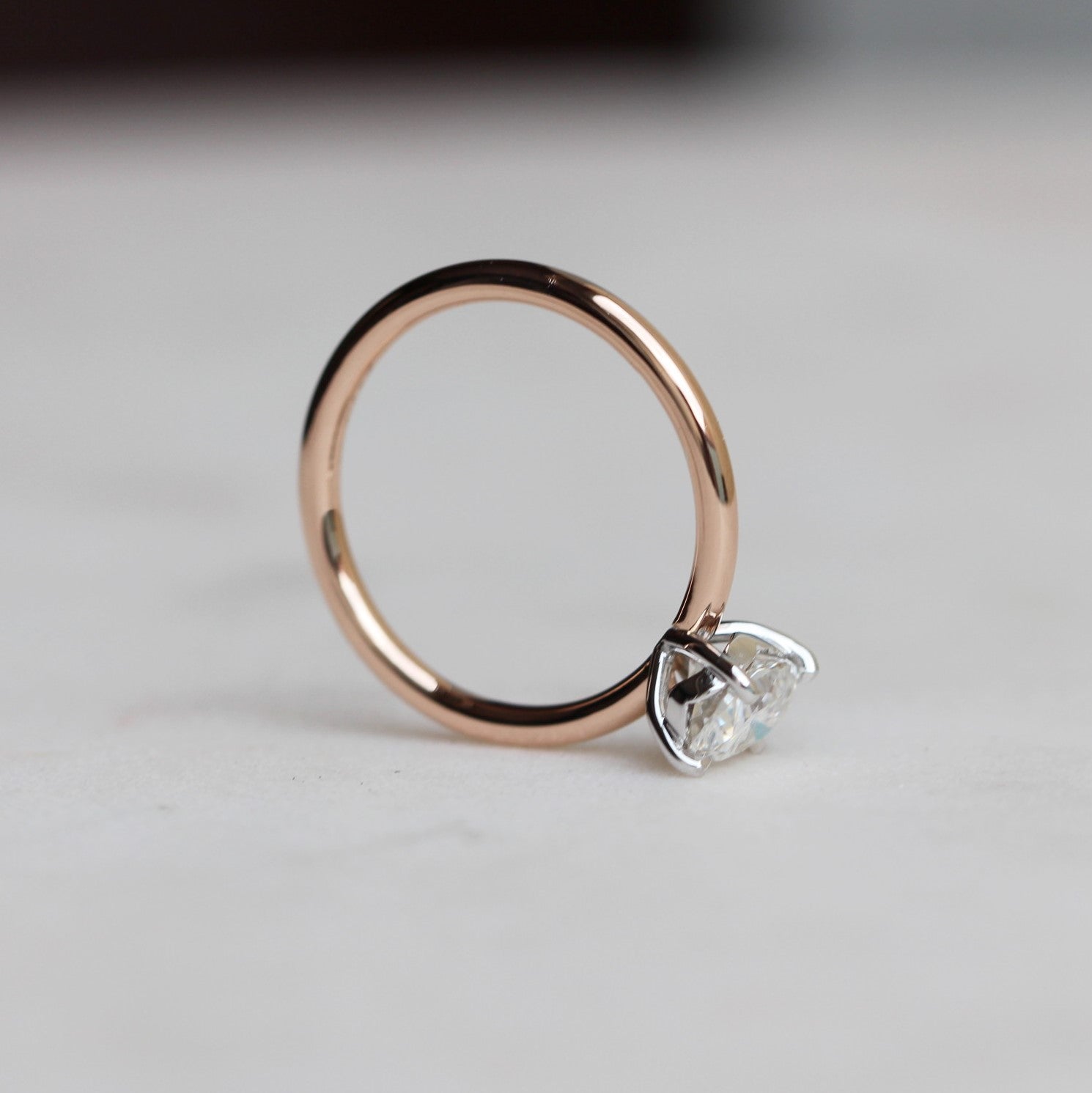 CLARA / MOISSANITE SOLITAIRE RING