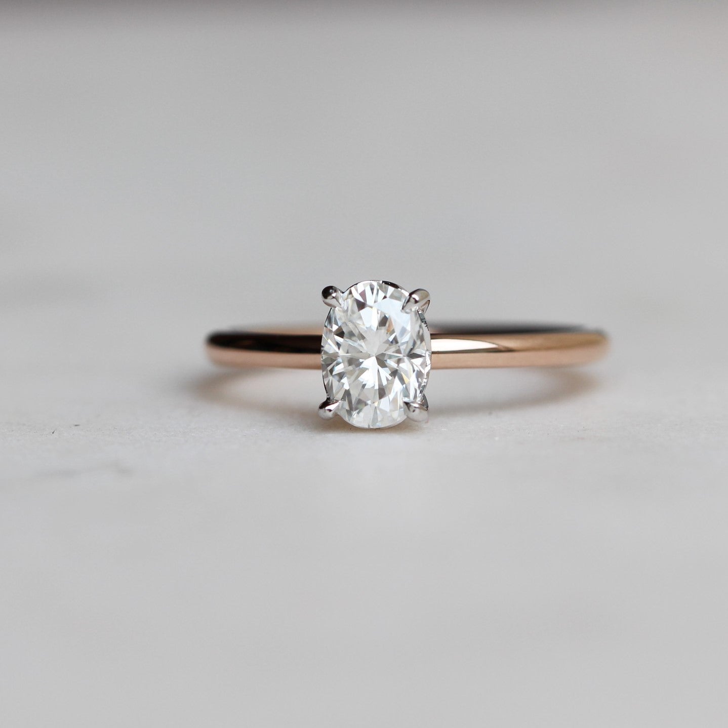 OVAL / MOISSANITE SOLITAIRE RING