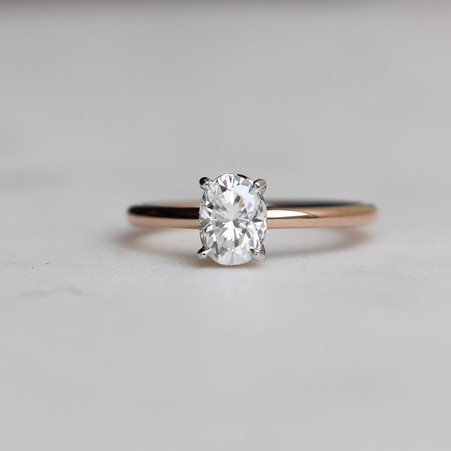 CLARA / MOISSANITE SOLITAIRE RING