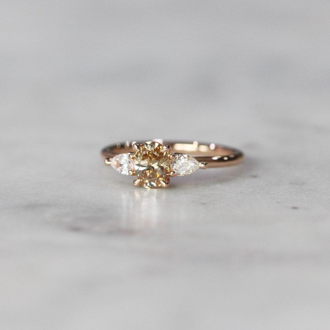 OVAL ARGYLE / TRILOGY RING