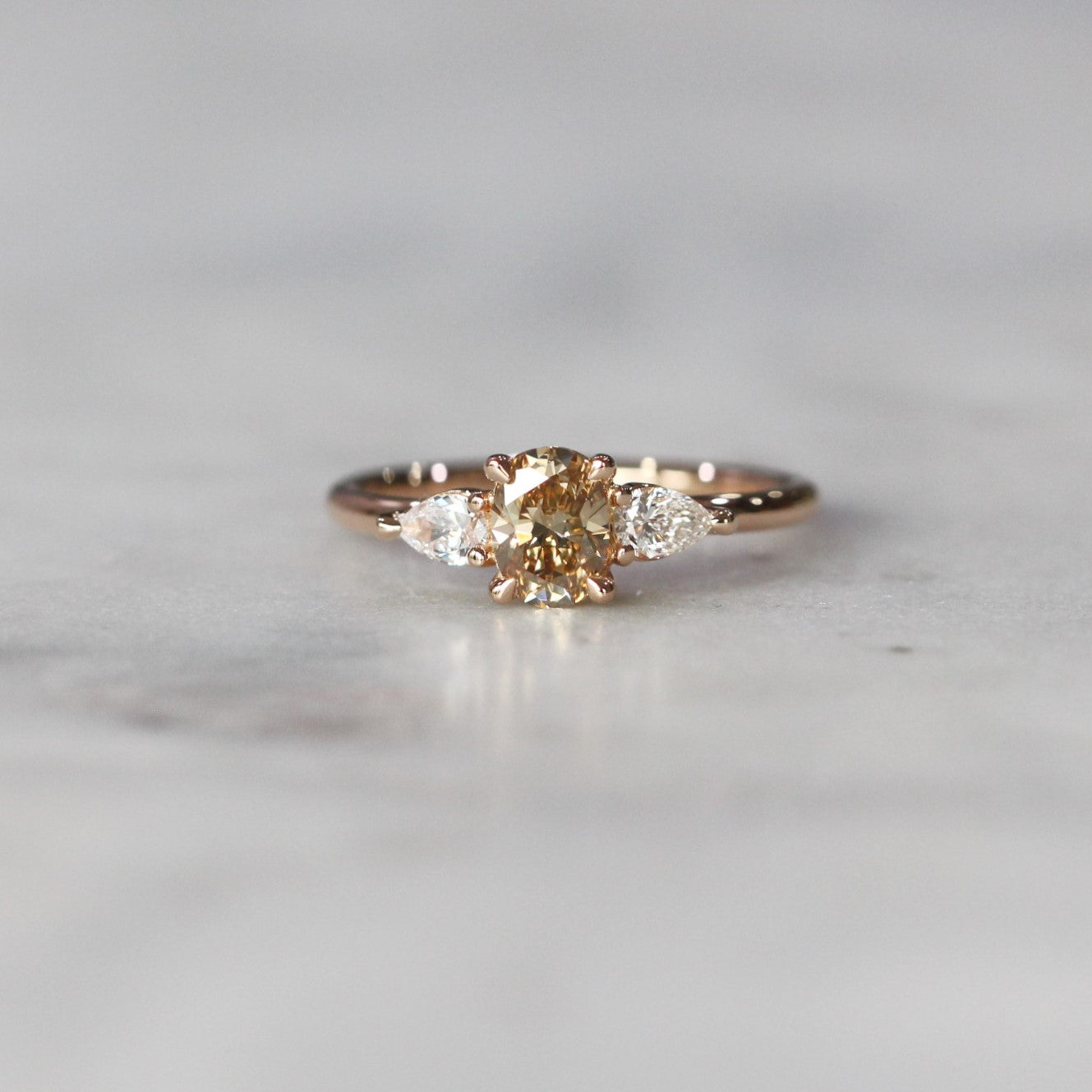 OVAL ARGYLE / TRILOGY RING