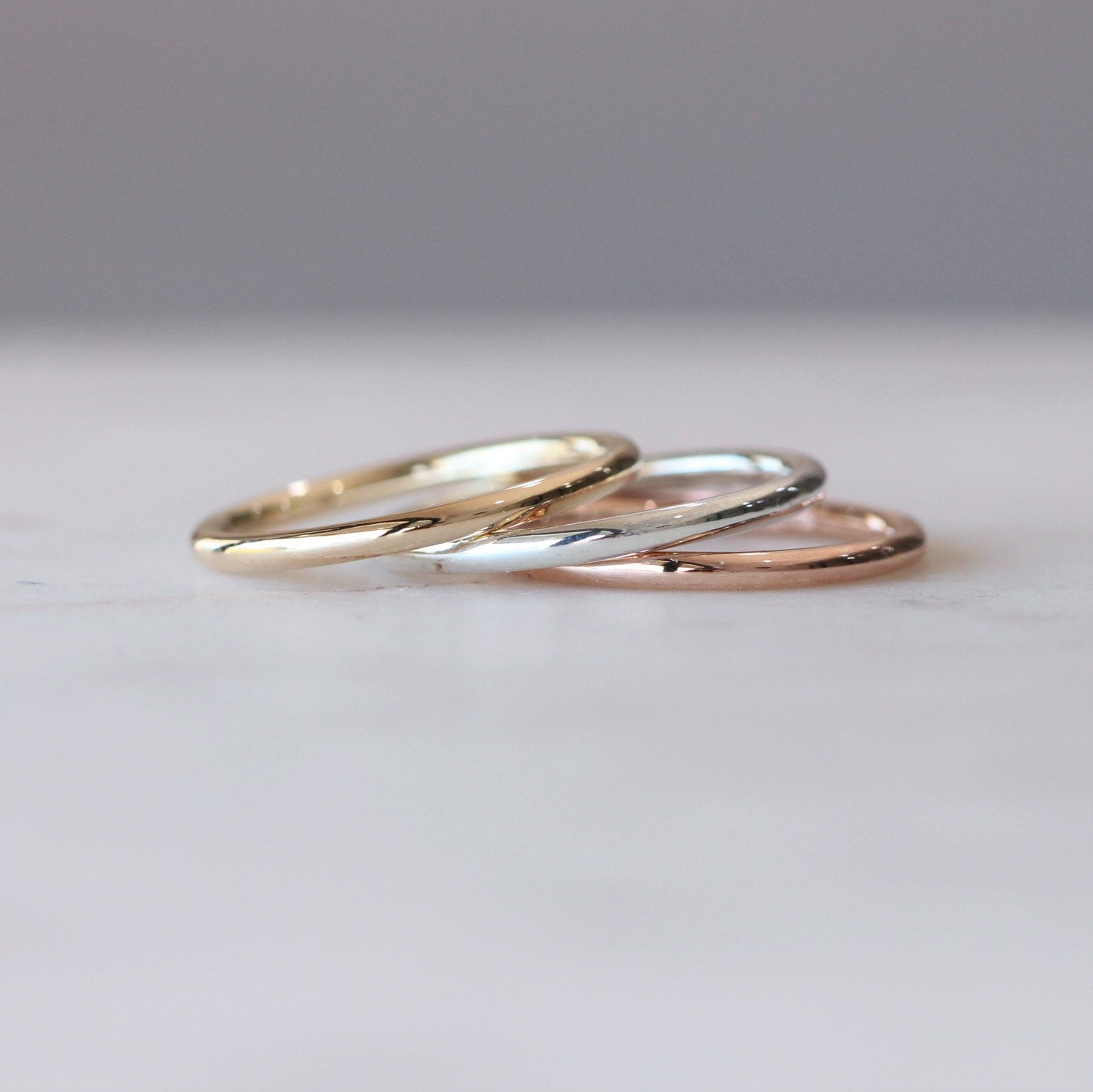 ROUND / WEDDING BAND