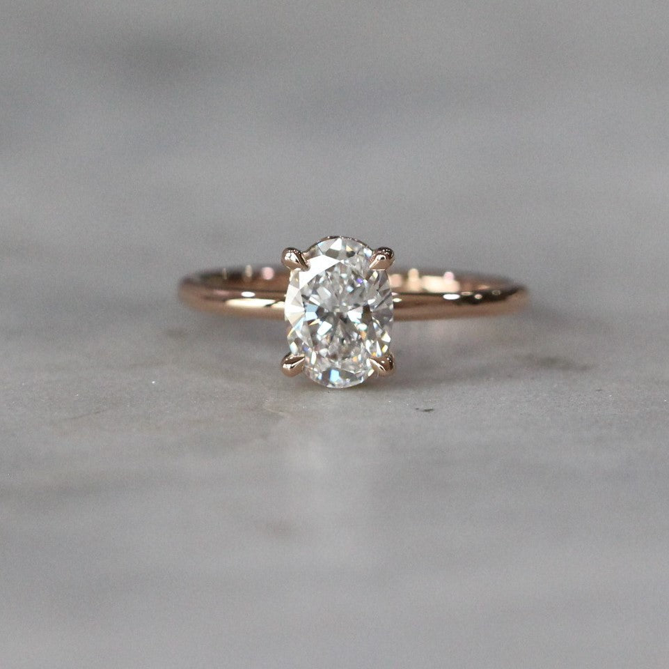 OVAL LAB CREATED DIAMOND / SOLITAIRE RING iV