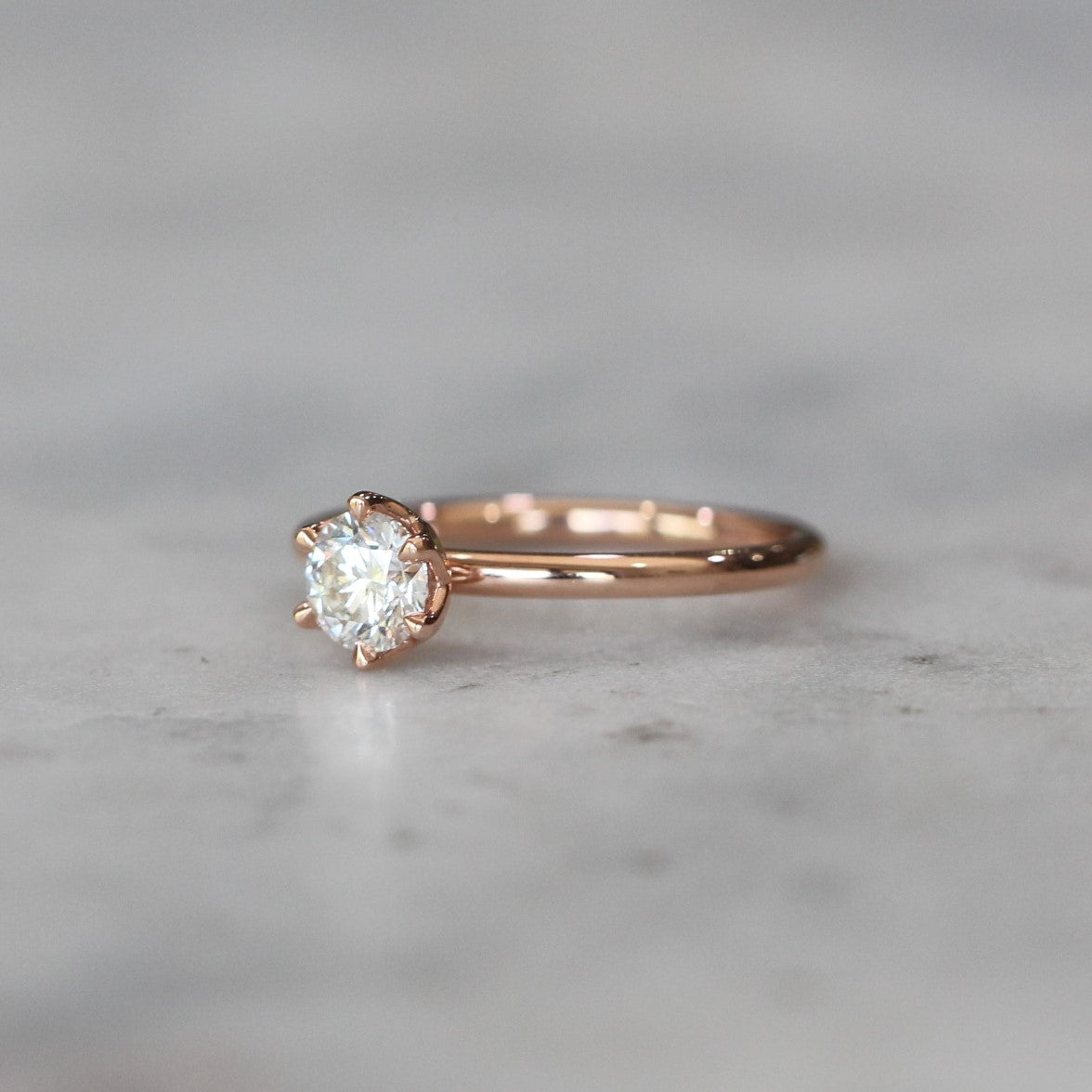 ROUND DIAMOND / LOTUS RING ii