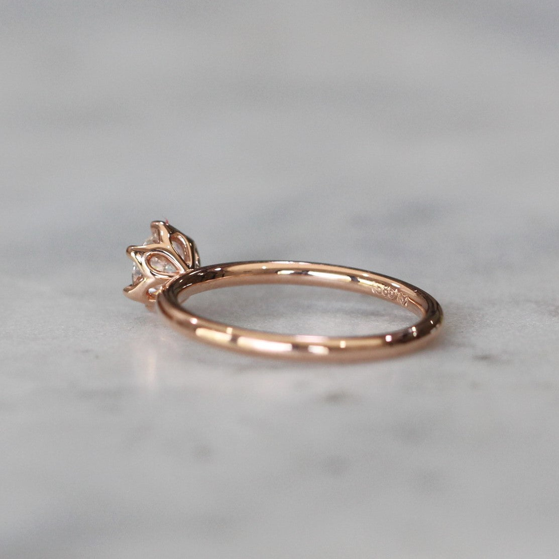 ROUND DIAMOND / LOTUS RING ii