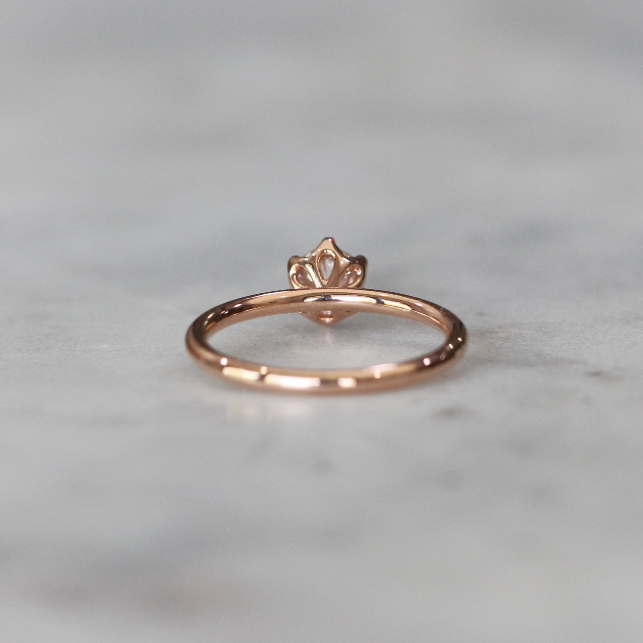 ROUND DIAMOND / LOTUS RING ii