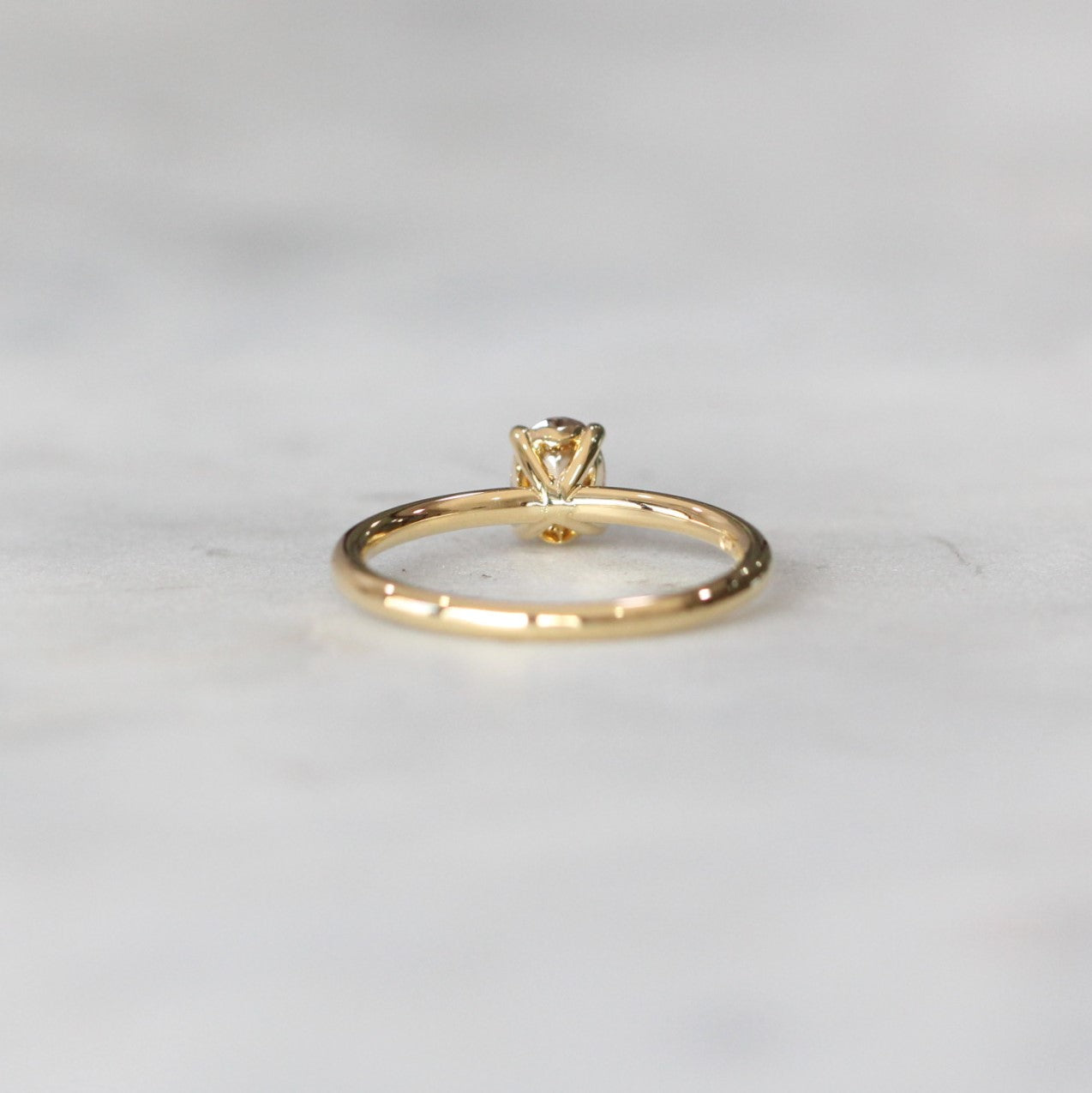 OVAL / ARGYLE SOLITAIRE RING II