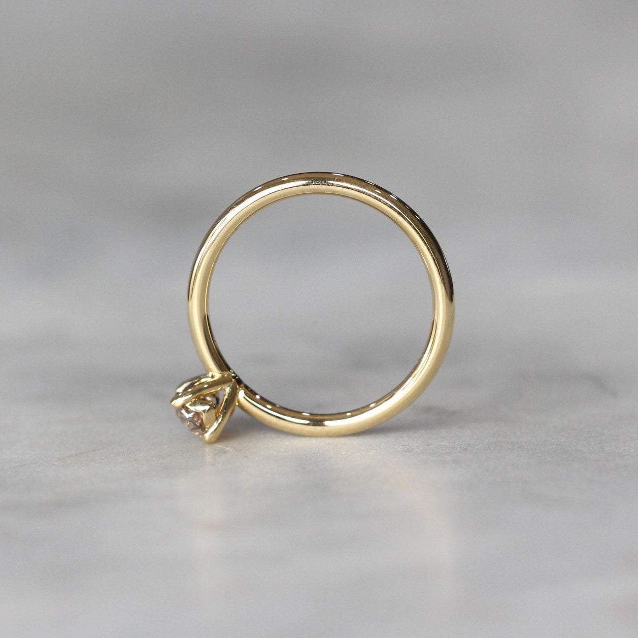 OVAL / ARGYLE SOLITAIRE RING II