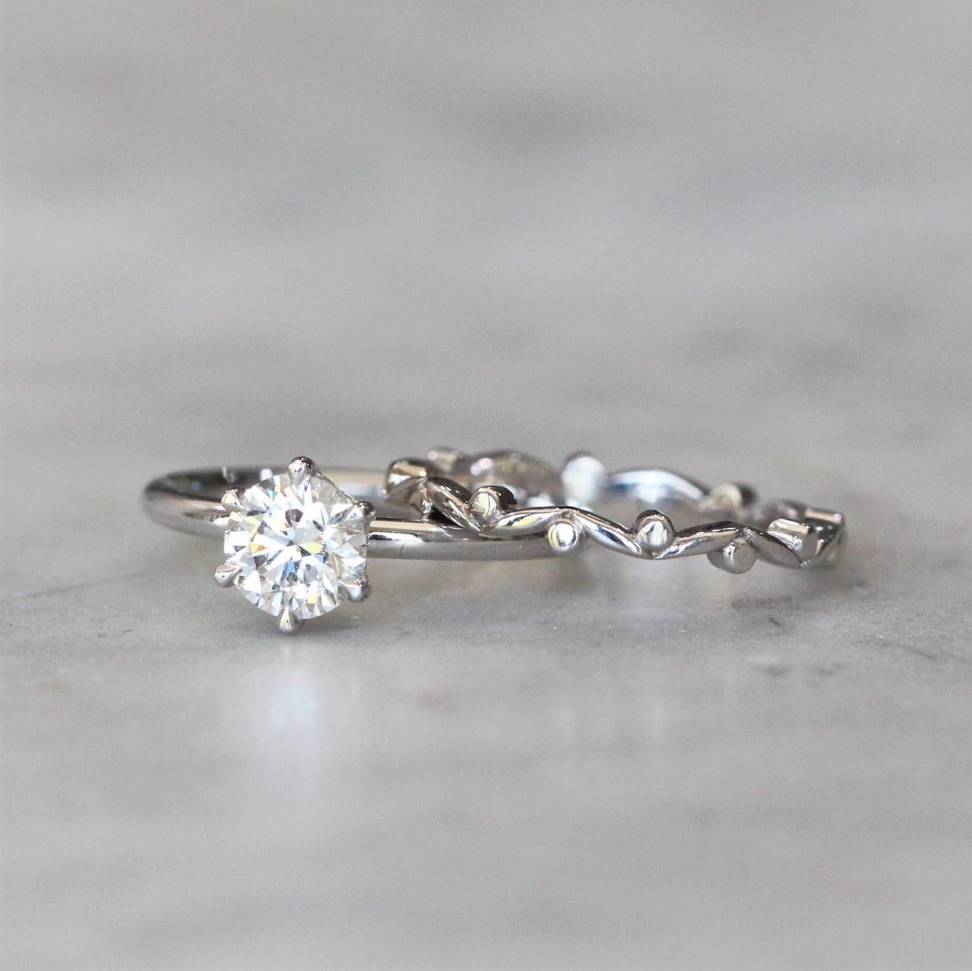 GUM LEAF / WEDDING BAND