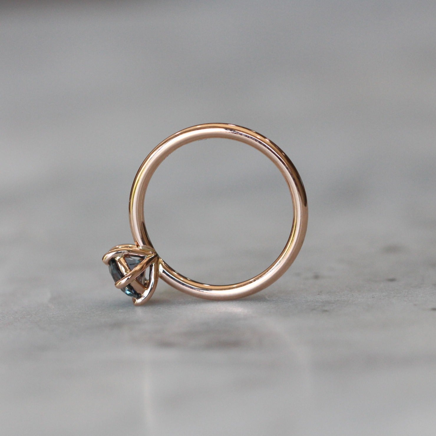 MONTANA / SAPPHIRE SOLITAIRE RING II